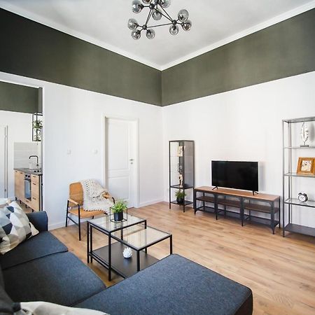 Super Central Spacious Apartment Oradea Exterior foto