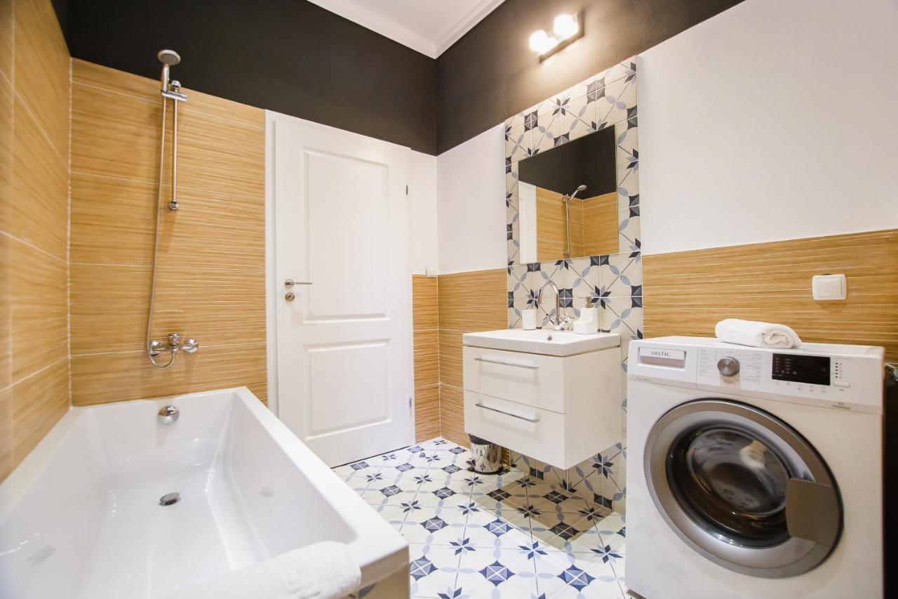 Super Central Spacious Apartment Oradea Exterior foto
