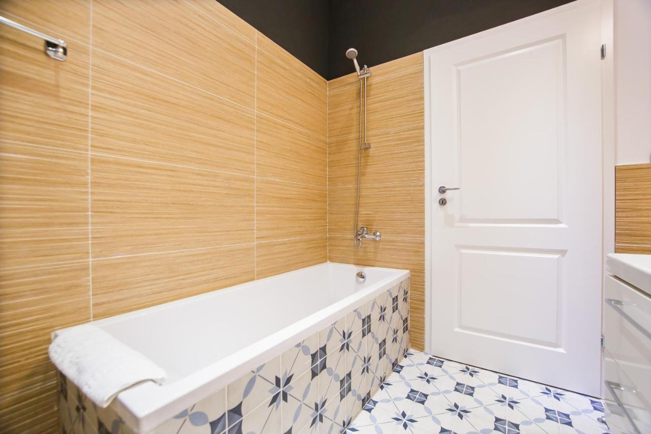Super Central Spacious Apartment Oradea Exterior foto
